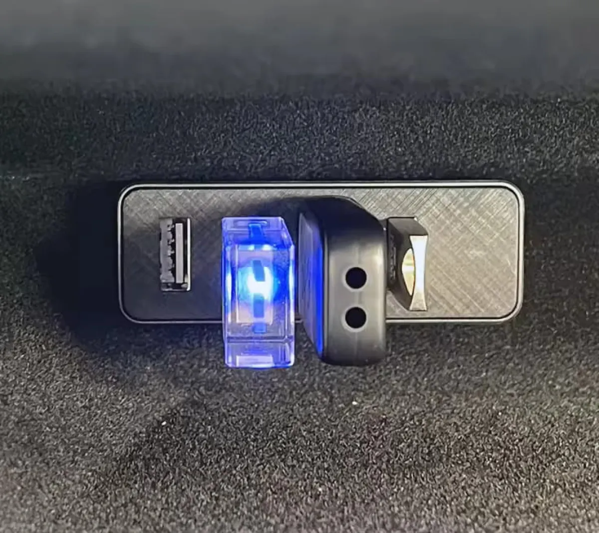 USB hub for the Model 3 Highland