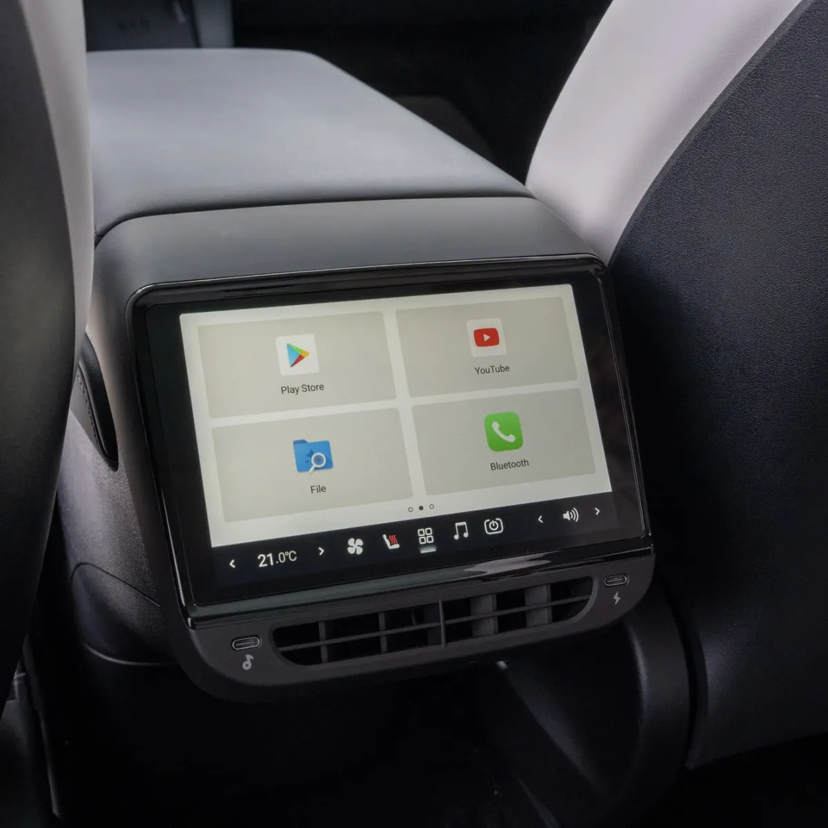 7-inch Android screen for the rear seats of the Model Y and Model 3